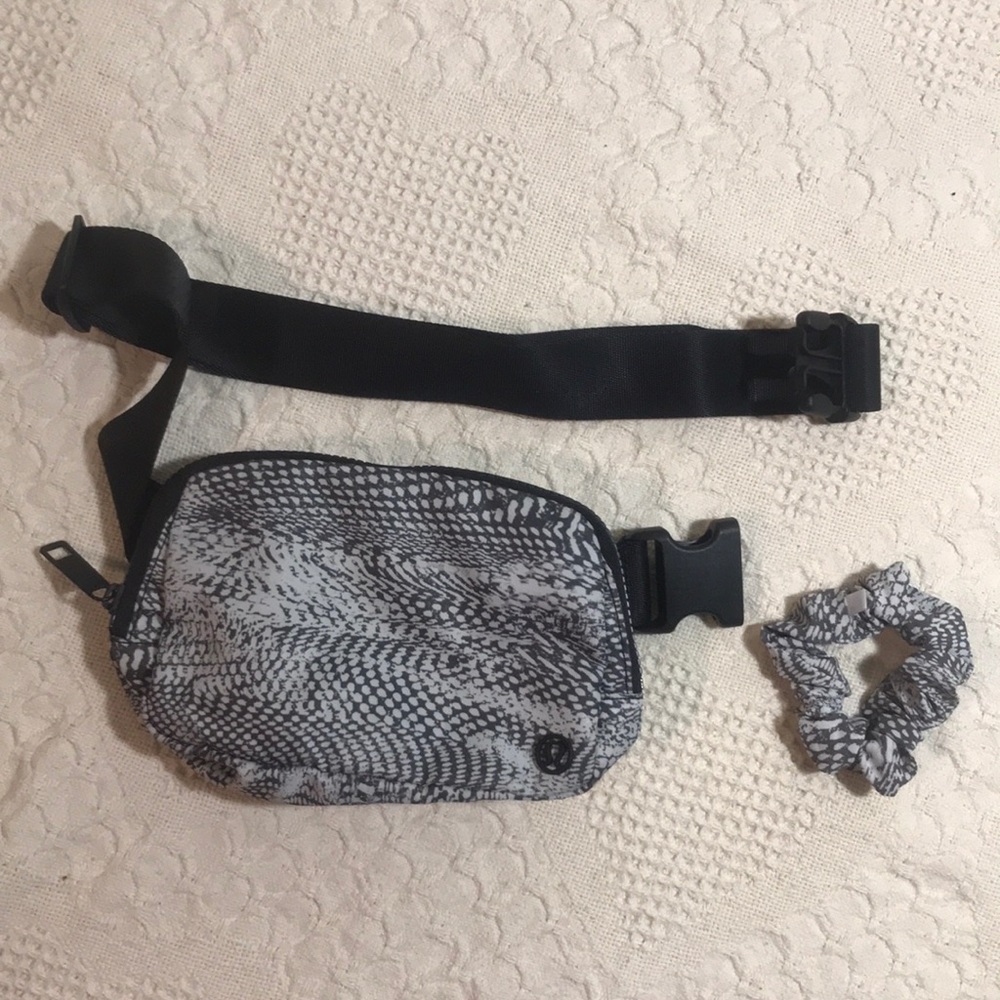 BUNDLE Everywhere Belt Bag Fanny Pack & Scrunchie